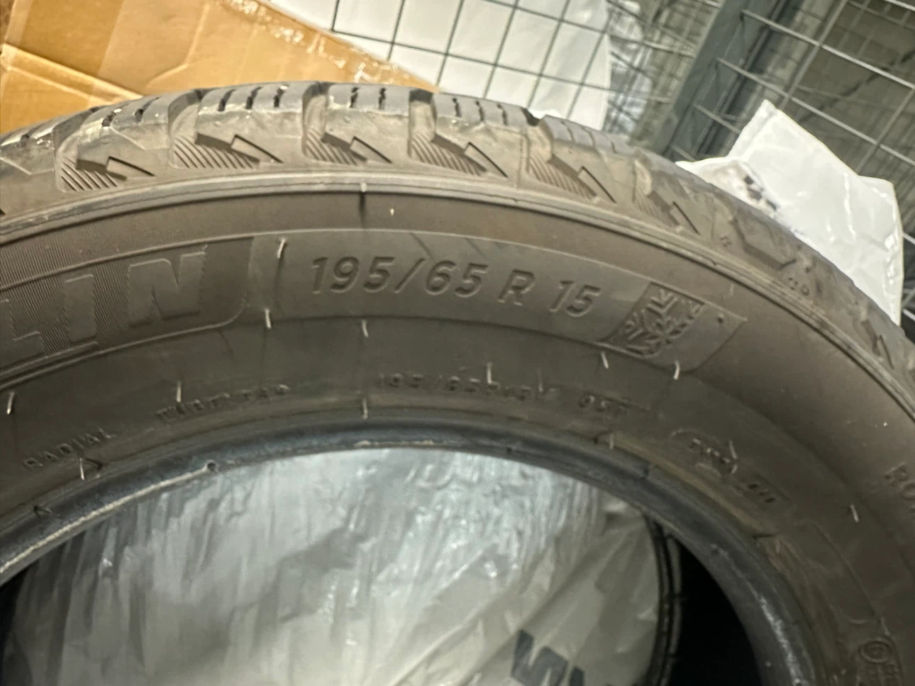 Michelin X-Ice Snow Tire 195/65 R15 95T - photo 3