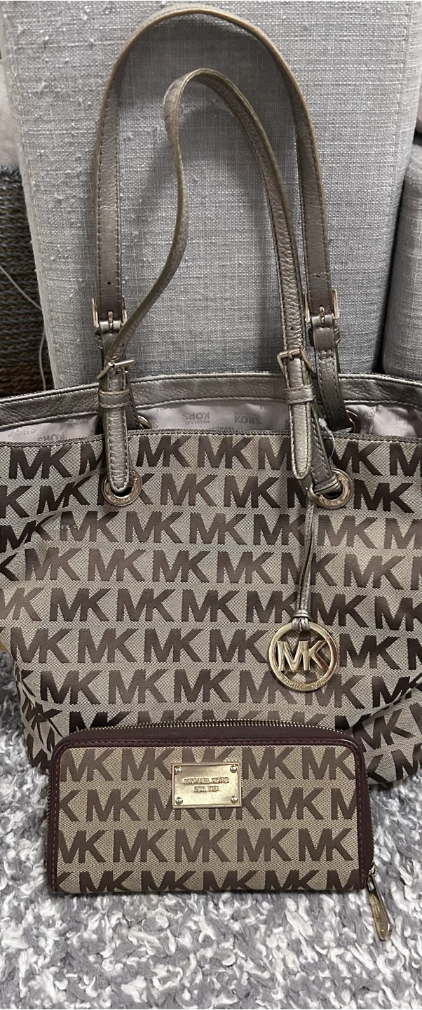 Michael Kors Tote Bag and Wallet Set - photo 2
