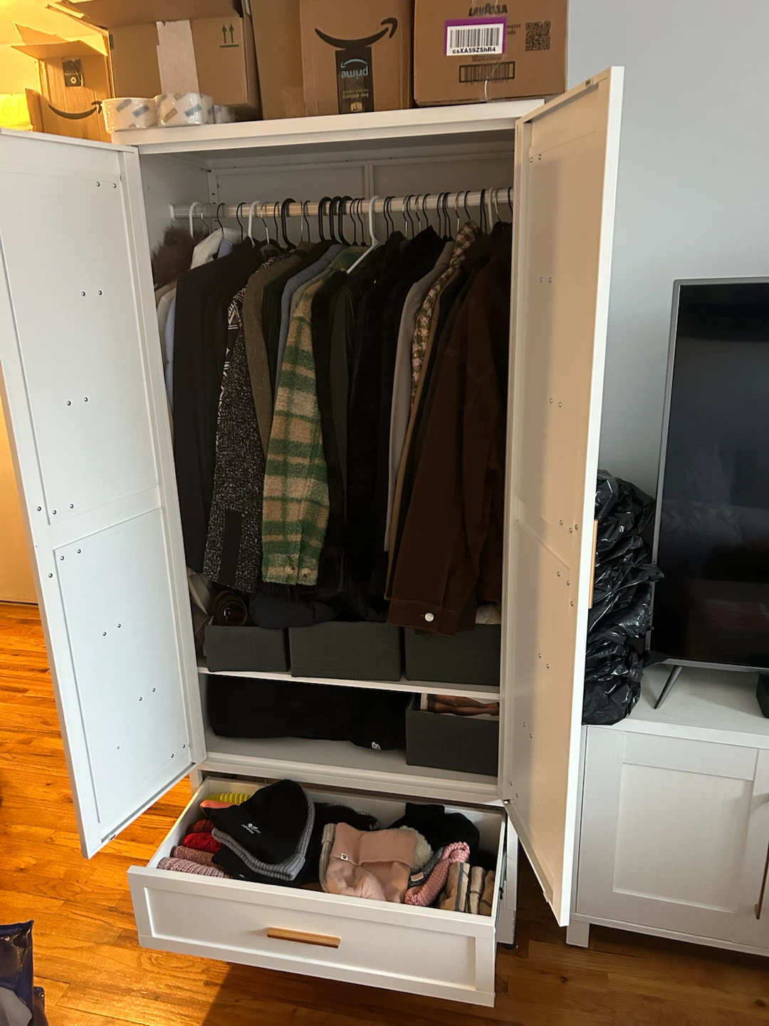 White Farmhouse Style Wardrobe - photo 2