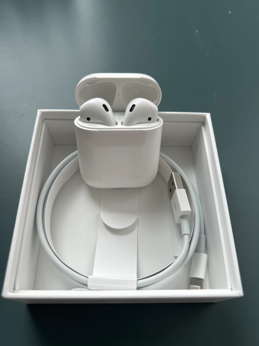 Apple AirPods with Charging Case