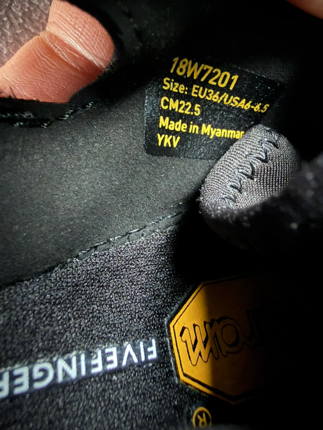 New Vibram Fivefingers Black Women Size US 6-6.5 Model 18W7201 - photo 5