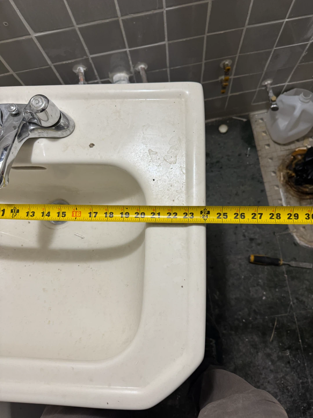 Vintage 24” White Pedestal Bathroom Sink with Faucet - photo 4