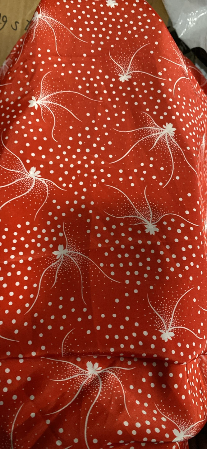 Red fabric with white floral polka dot pattern - photo 2