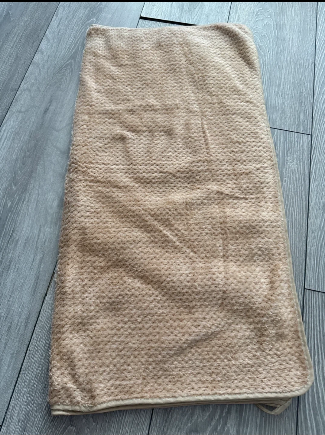 Soft textured beigh blanket - photo 2