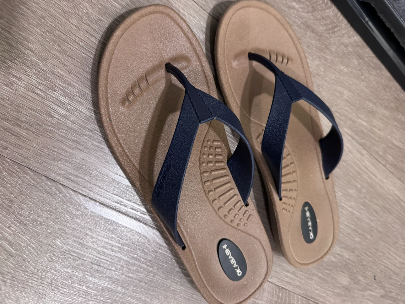 Like new Okabashi Women's Flip Flops
