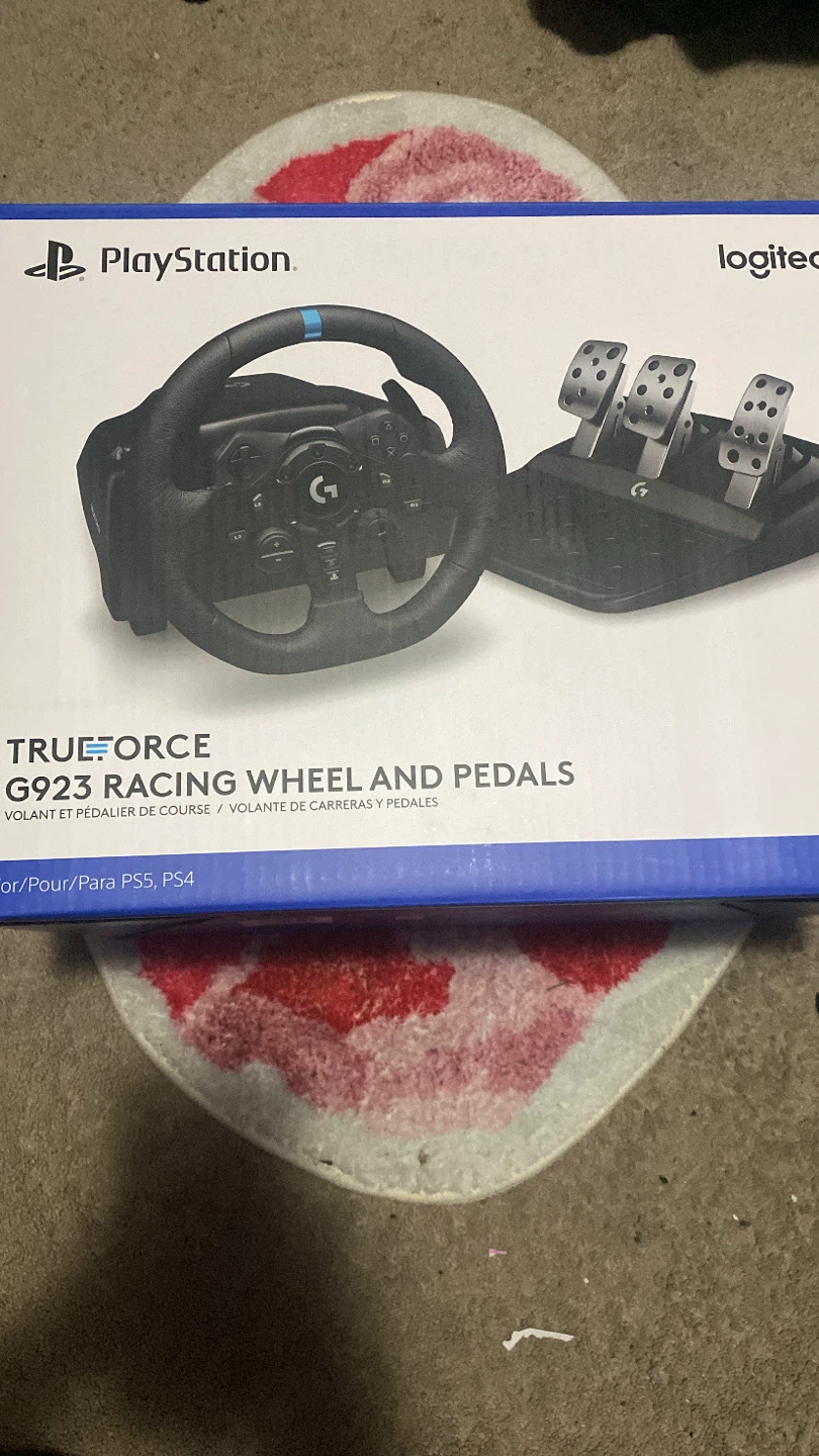 Logitech G923 Racing Wheel and Pedals