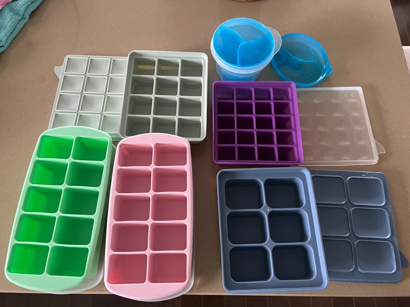 Assorted Silicone Ice Cube Trays and Baby Food Container - photo 3