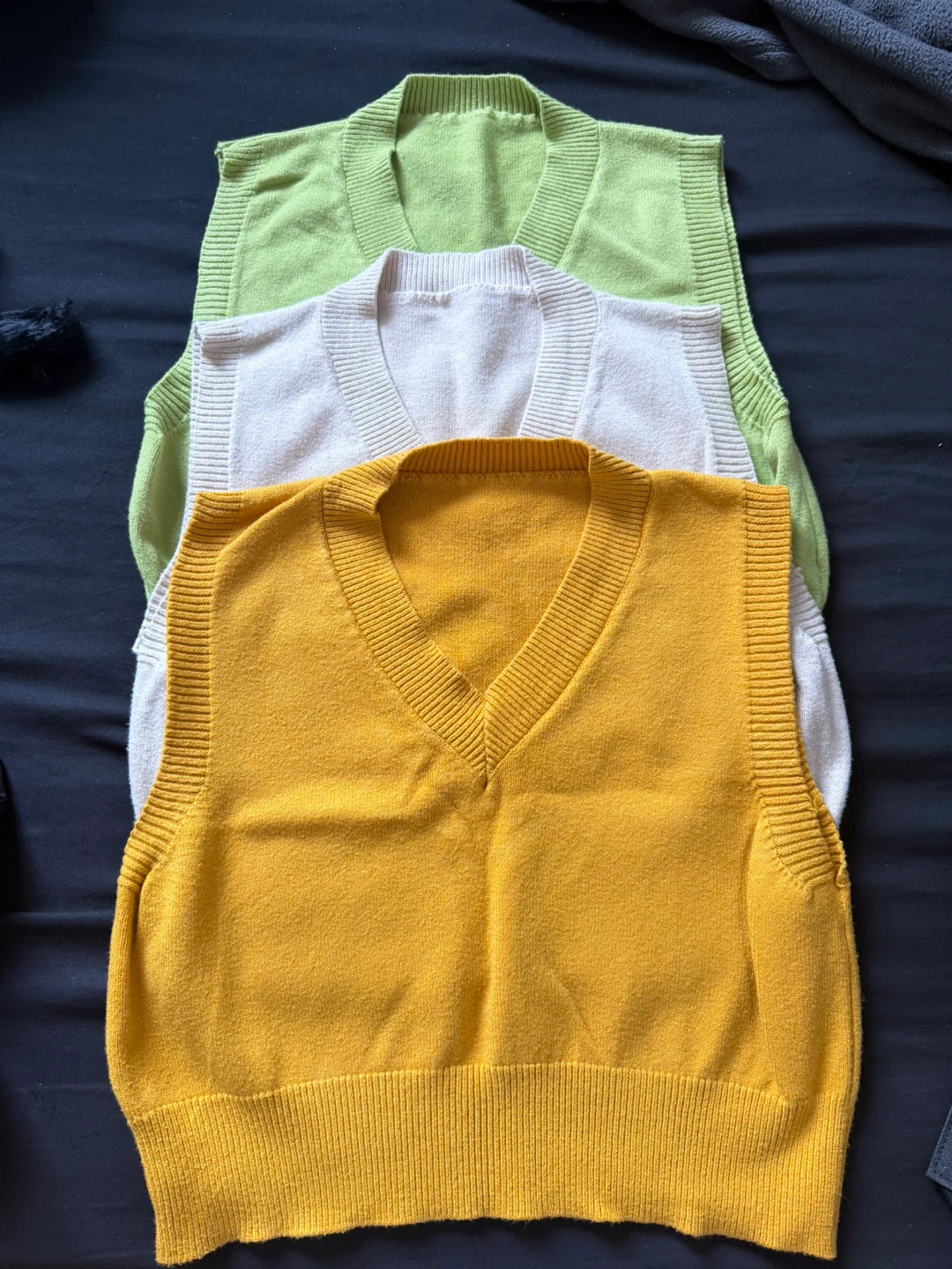 Set of 3 V-Neck Sweater Vests - photo 3