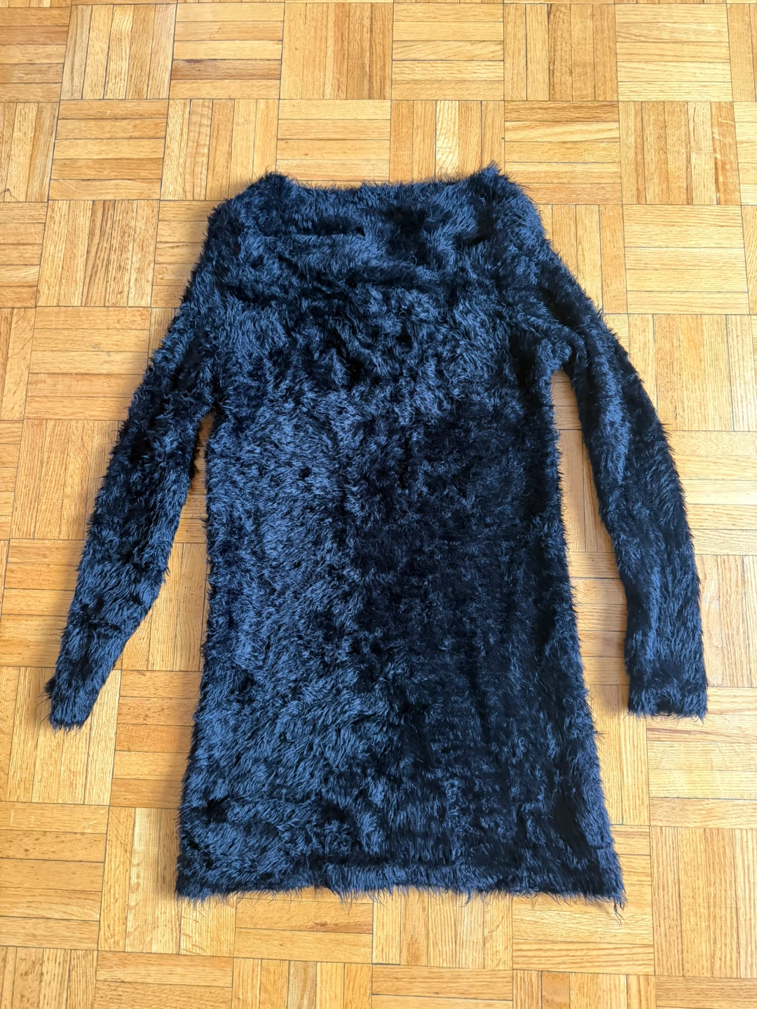 Black fuzzy long-sleeved dress - photo 2
