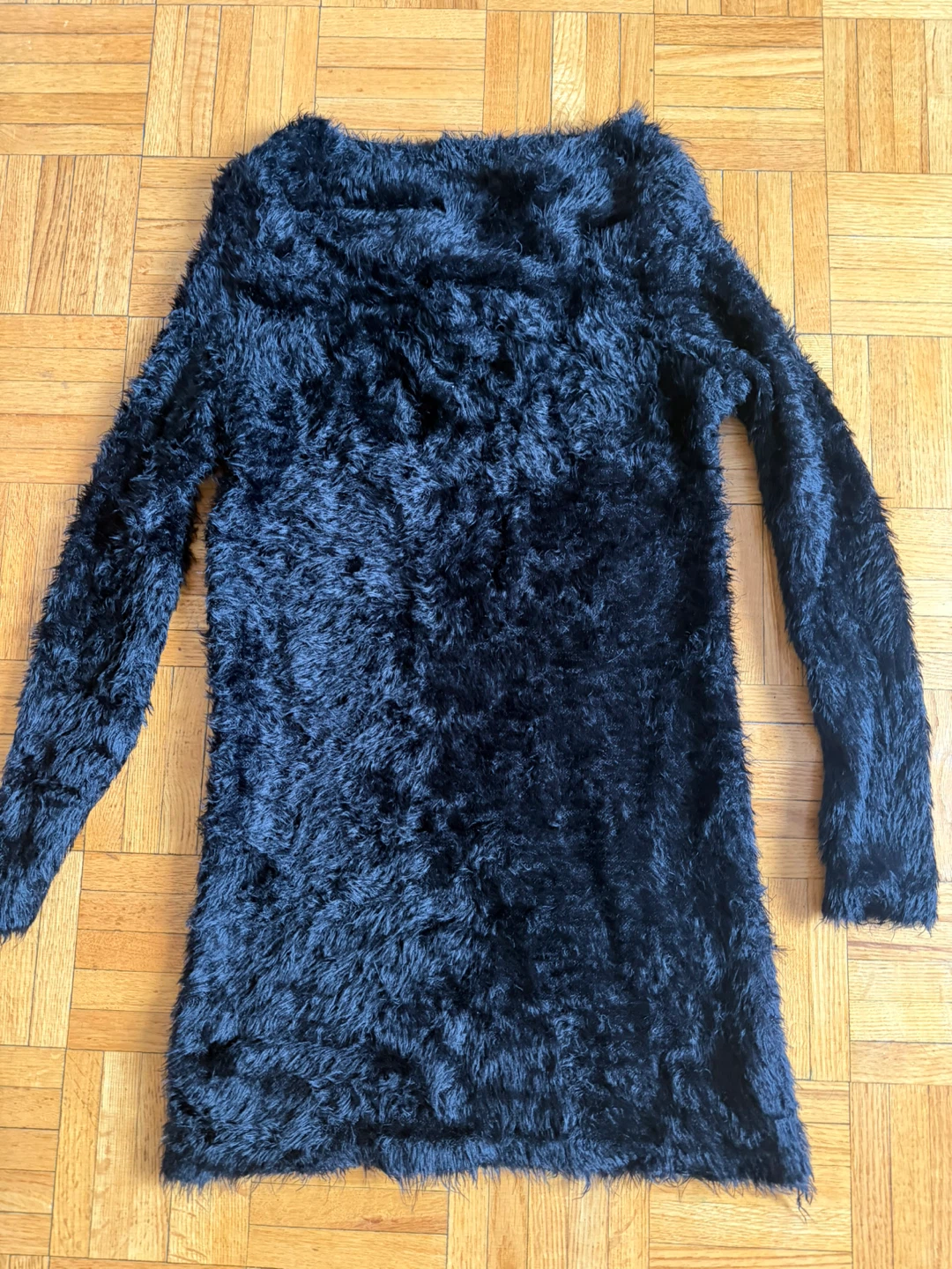 Black fuzzy long-sleeved dress - photo 3
