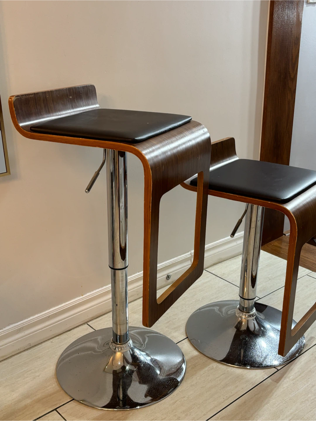 Set of 2 Adjustable Walnut and Chrome Bar Stools - photo 2