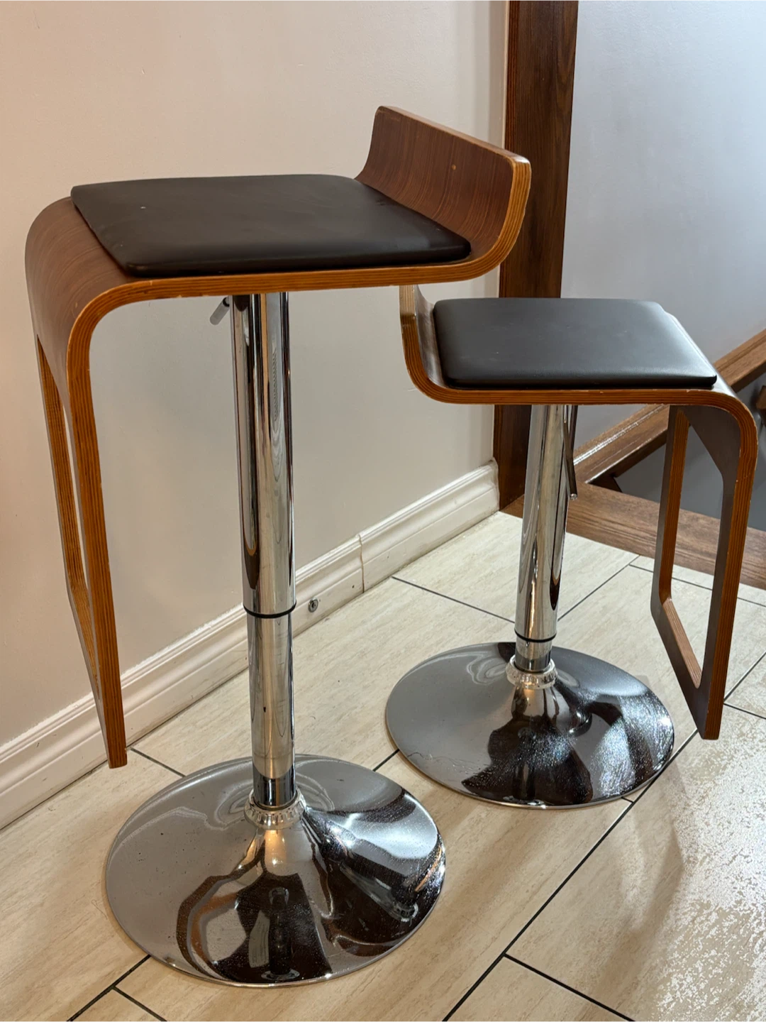 Set of 2 Adjustable Walnut and Chrome Bar Stools - photo 3