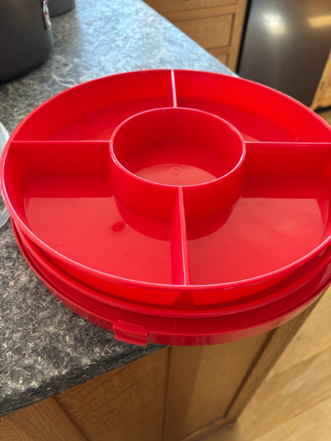 Red Plastic Cake and Cupcake Carrier - photo 2