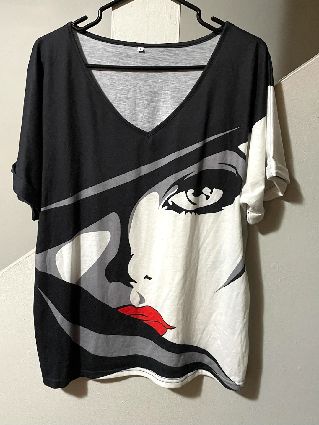 Graphic Face Print T-Shirt