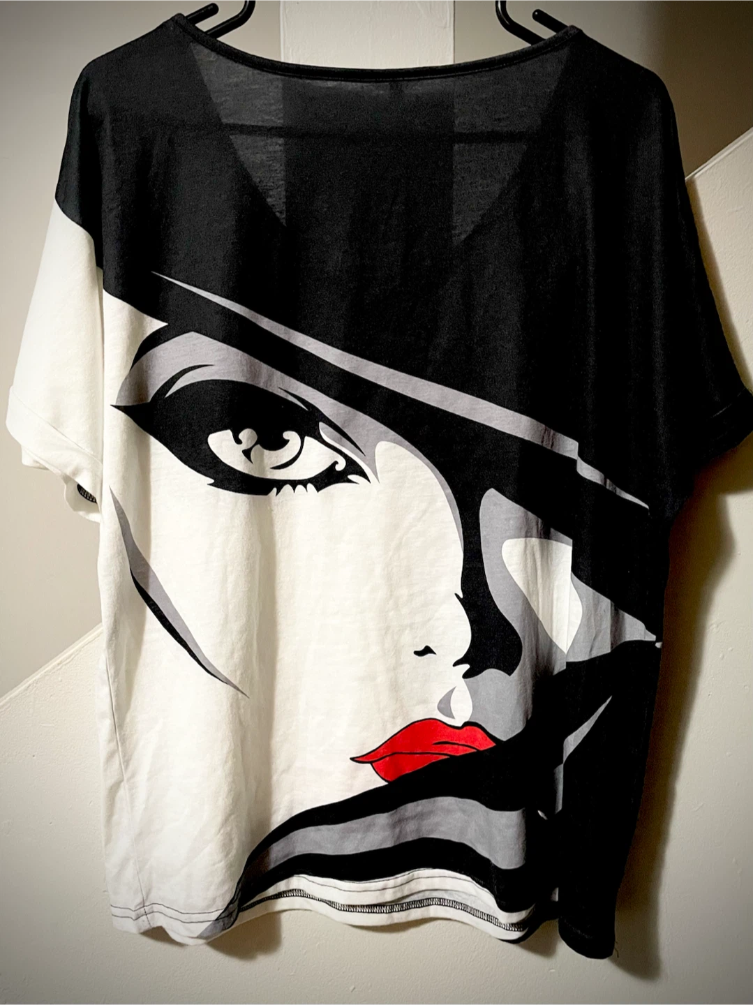 Graphic Face Print T-Shirt - photo 2