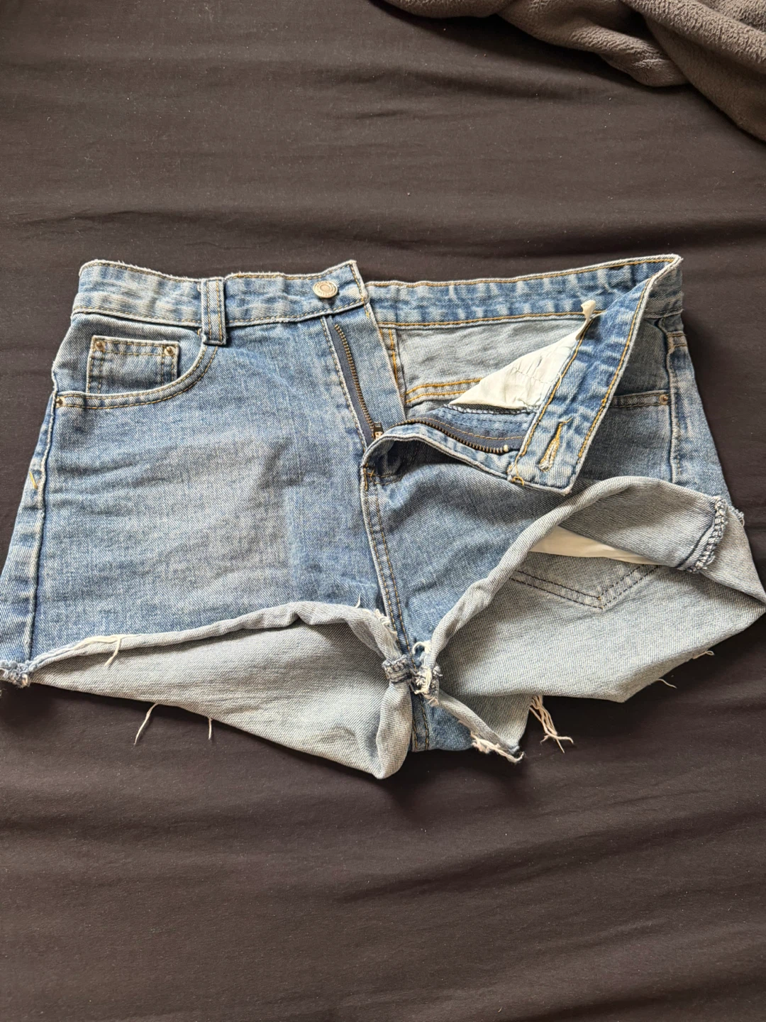 Light wash denim shorts - photo 3