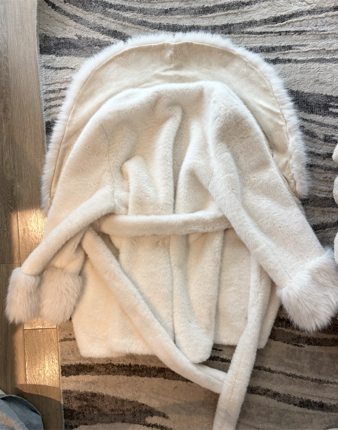 White Faux Fur Belted Coat size medium - photo 3