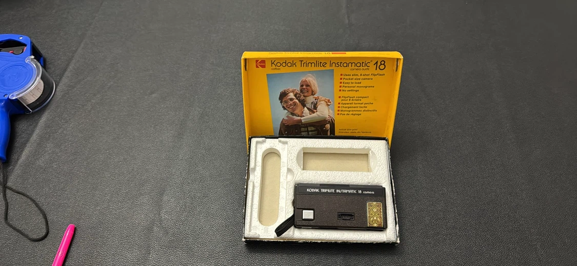 Kodak Trimlite Instamatic 18 Camera Outfit - photo 2