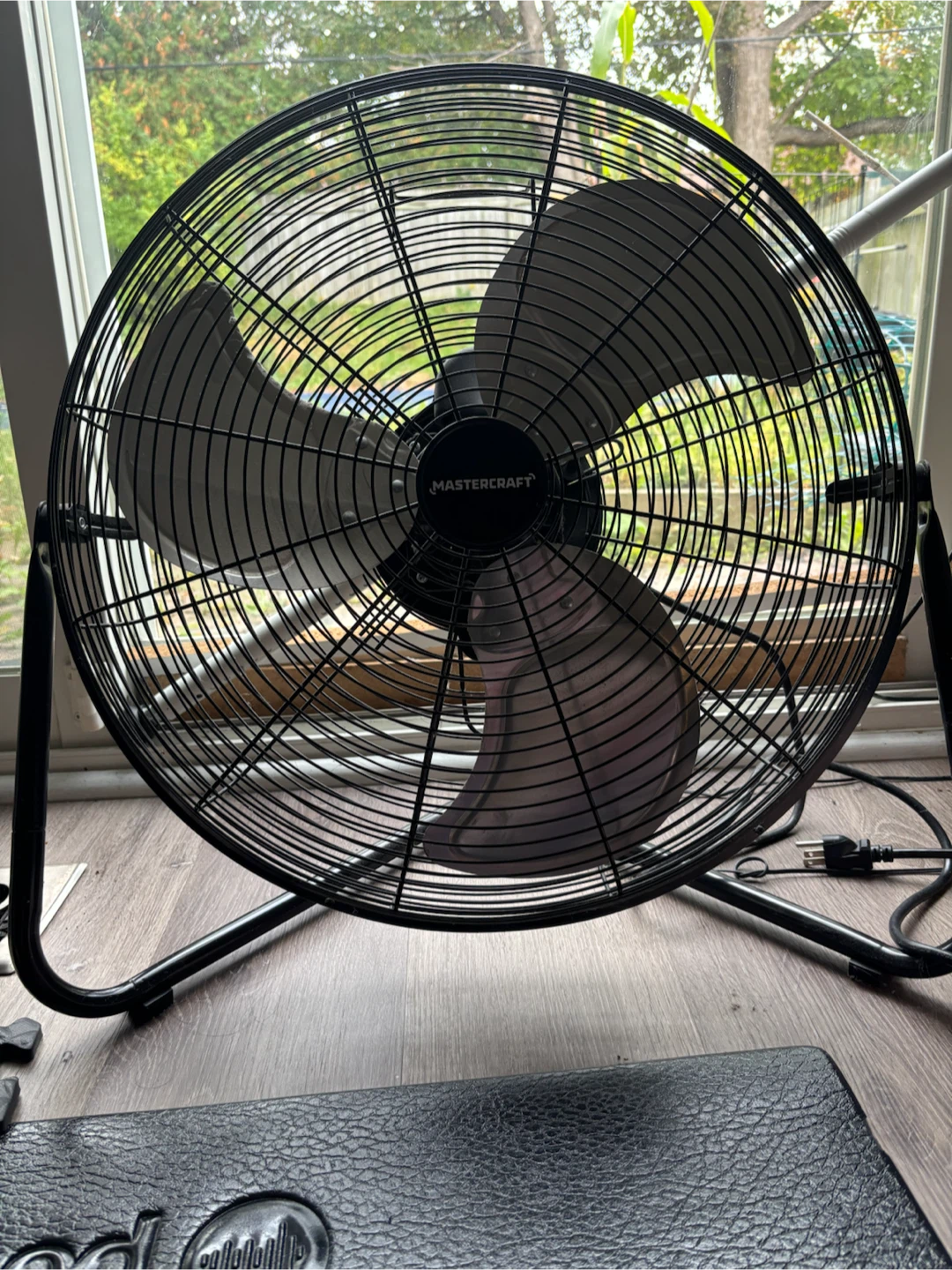 Commercial fan