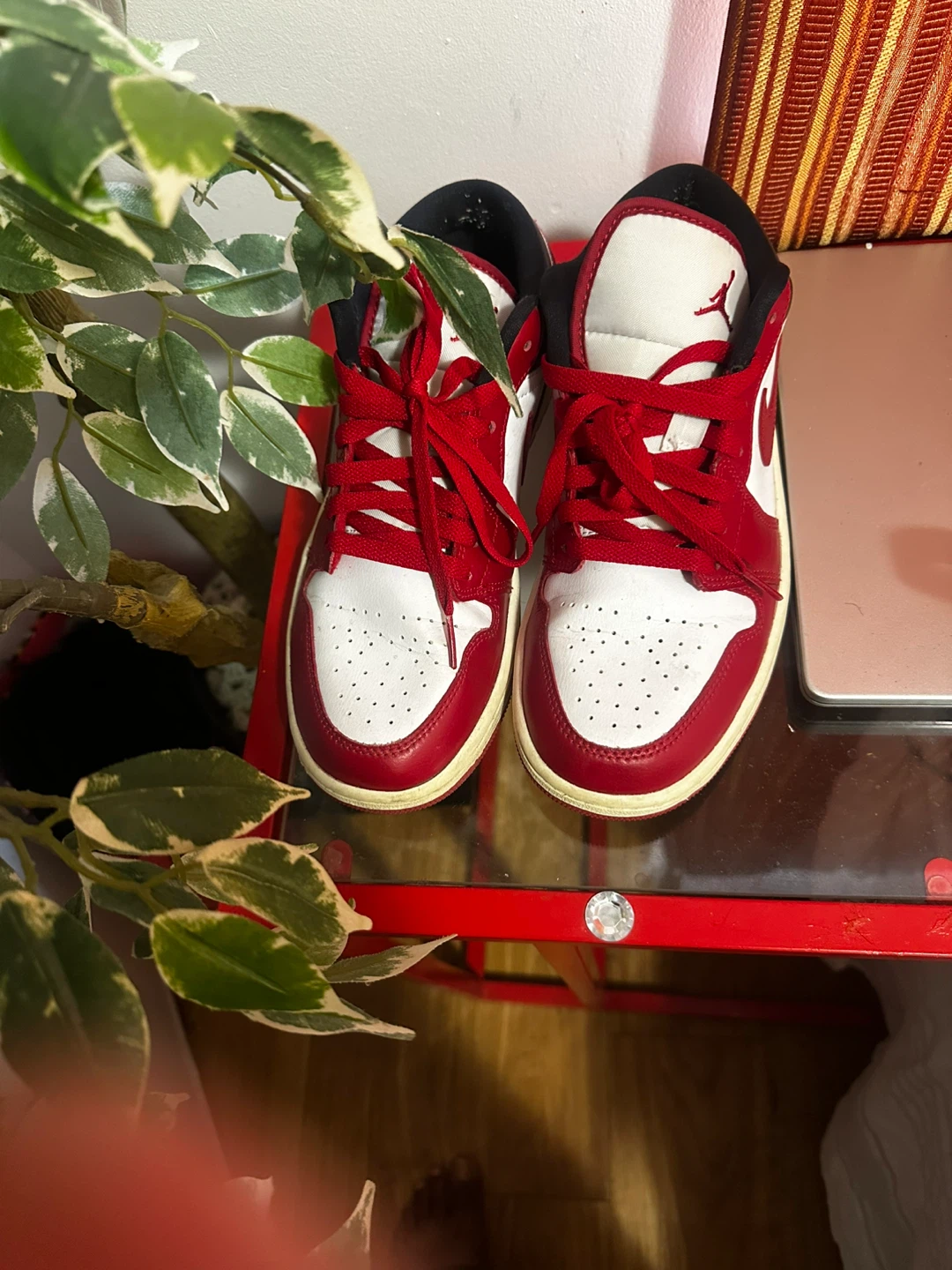 Bought this Jordan and worn it a few times it’s a size 8.5 women