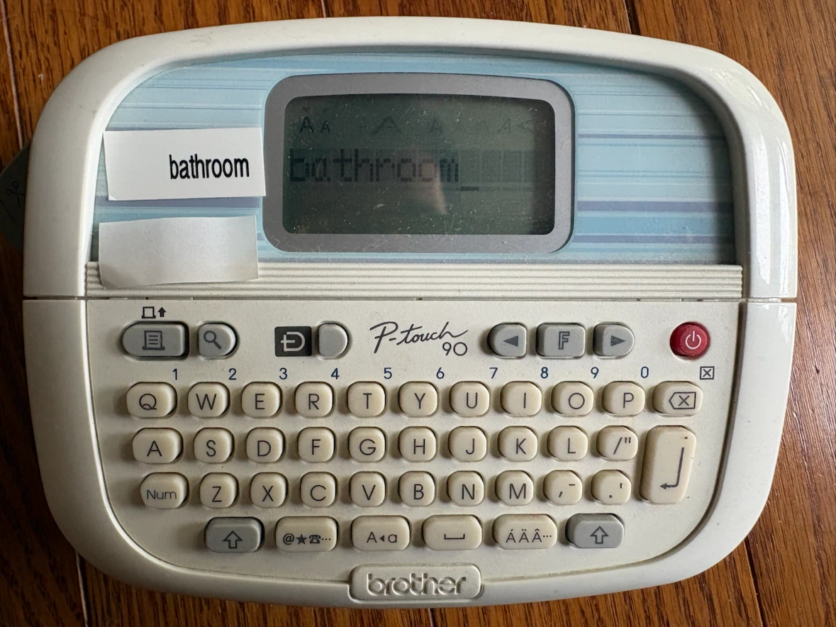 Brother P-touch 90 Label Maker with Tape - photo 2