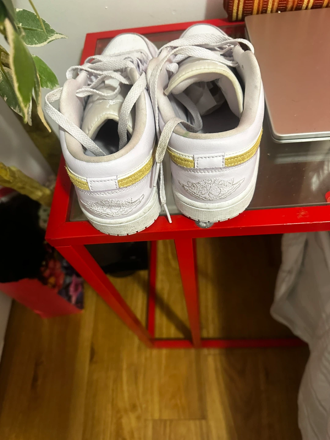 Nike Air Jordan Low White and Gold - photo 3