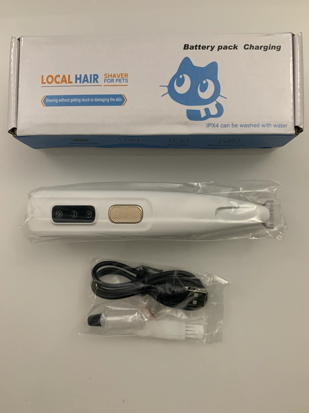 A quiet, IPX4 waterproof pet paw hair trimmer with USB charging