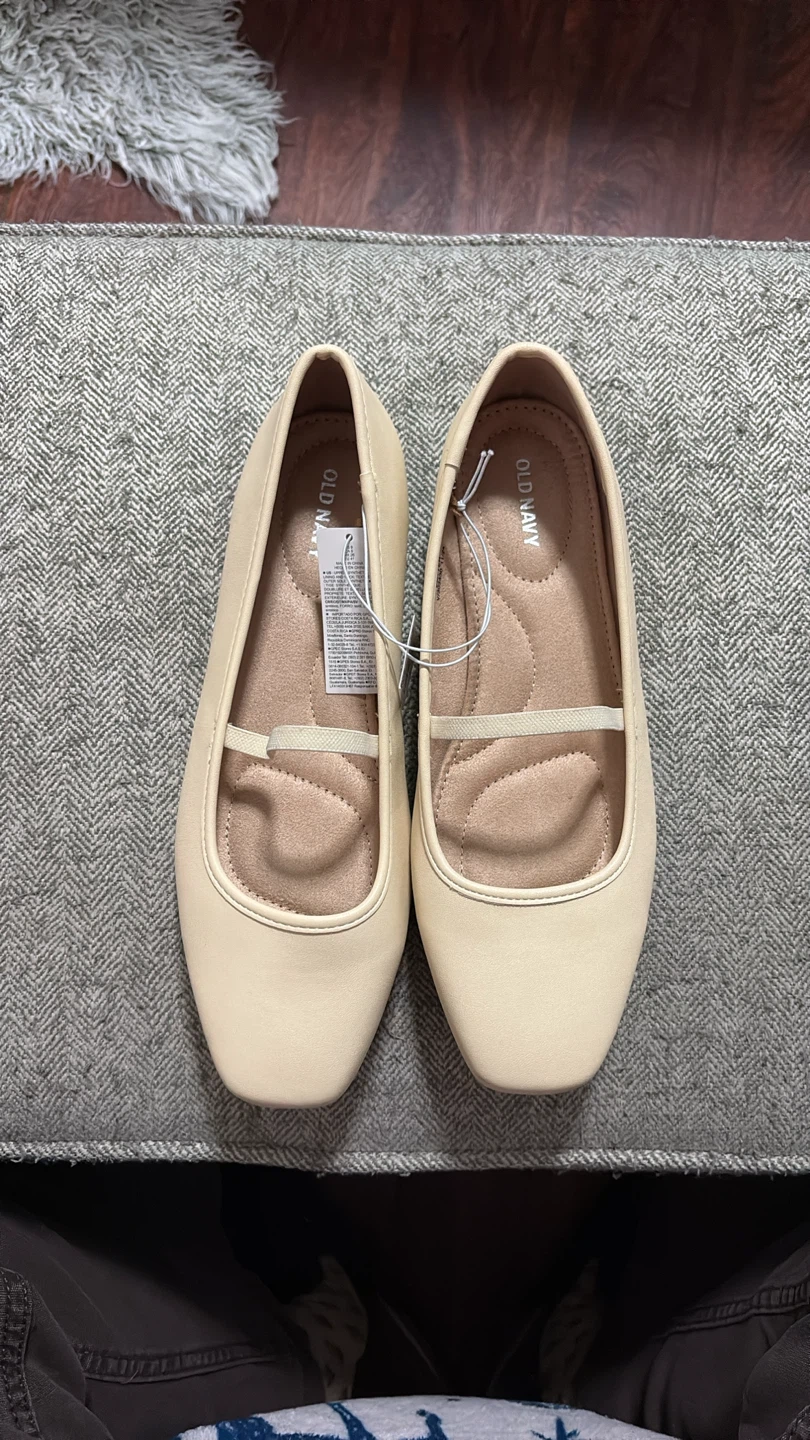 Old Navy Women's Cream Ballet Flats Size 9