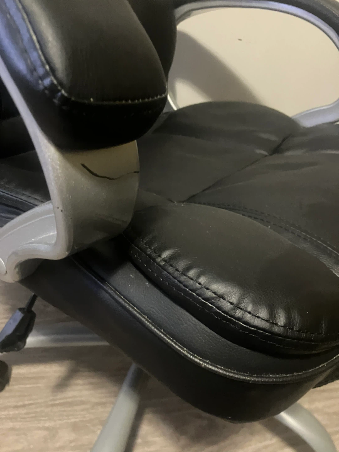 Black Office Chair - photo 4