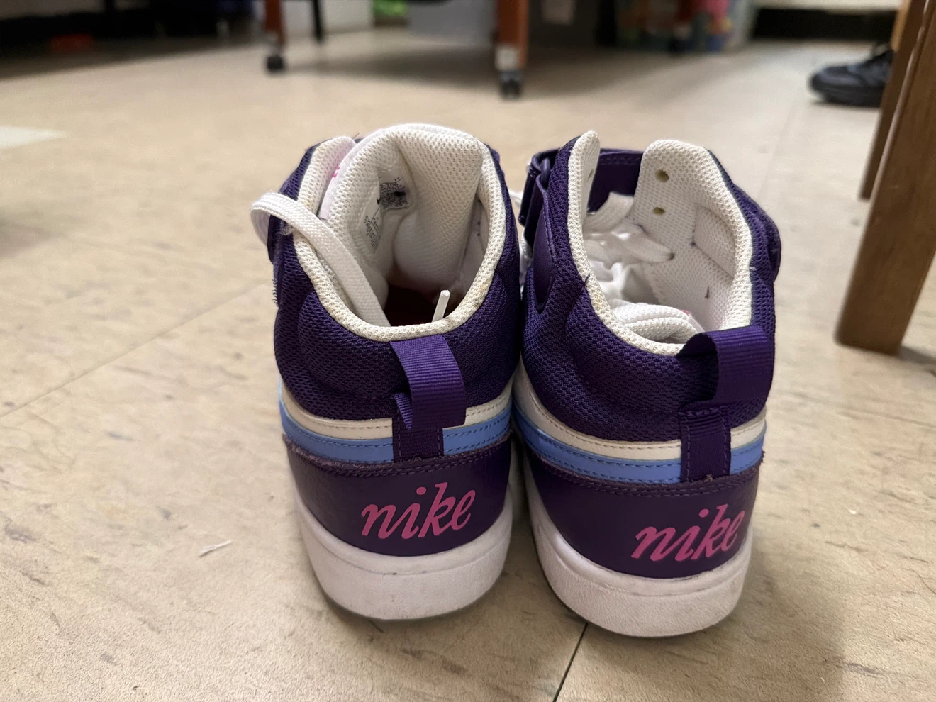Nike High-Top Sneakers Size 6Y - photo 3