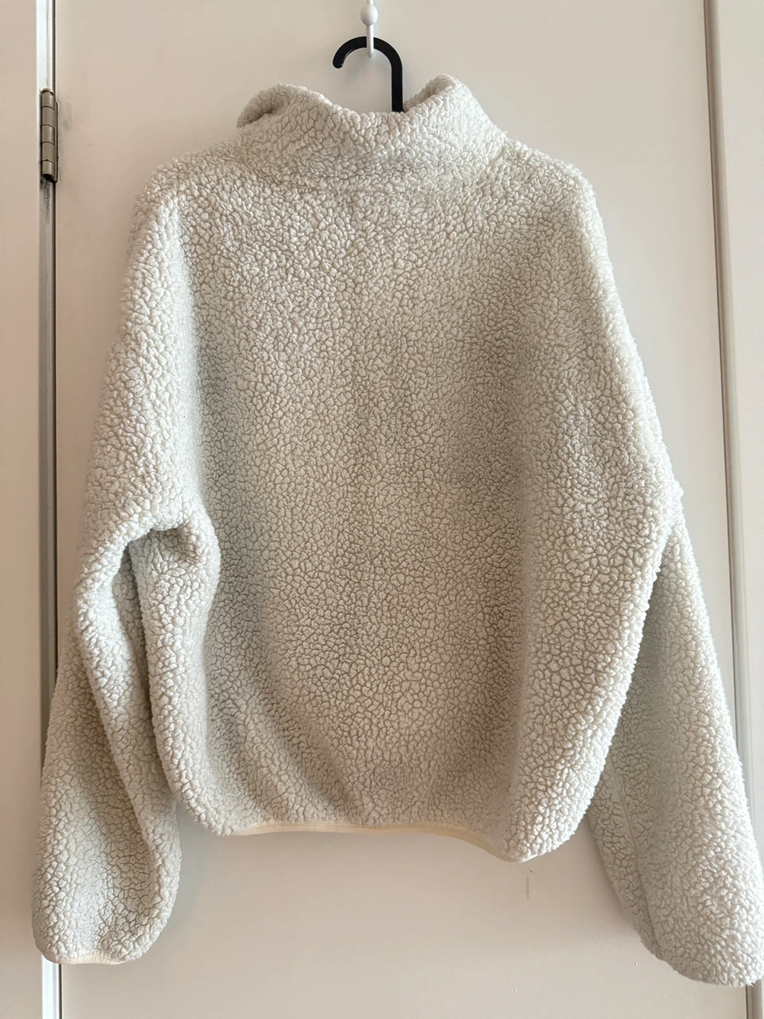 S H&M White Sherpa Pullover - photo 2