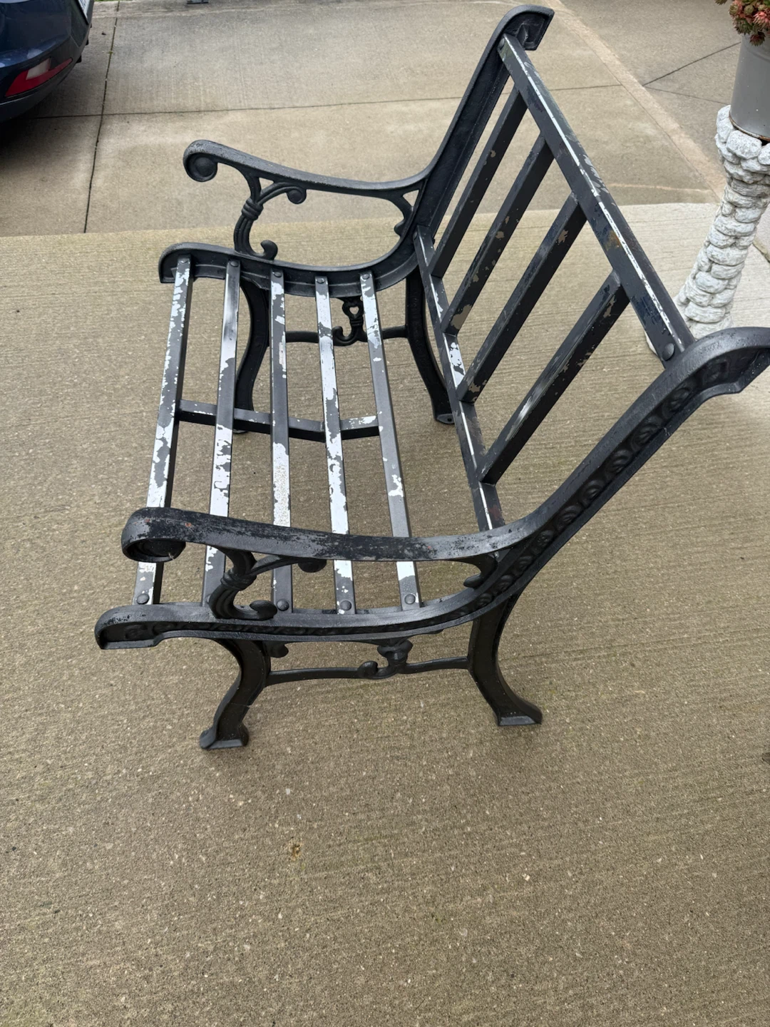 Metal bench outdoor - photo 3