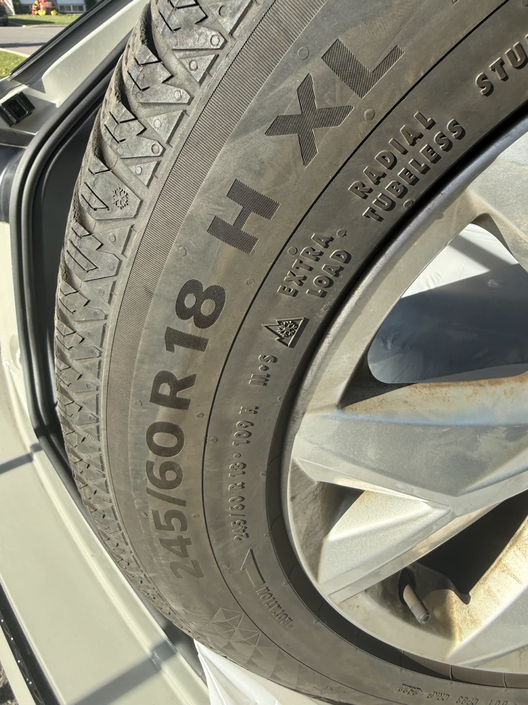Winter tires on rims 245/60/R18