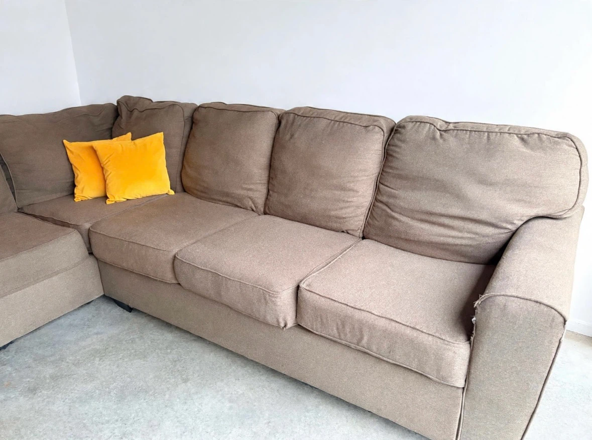 Nice Brown Sectional Sofa with Chaise, very confortable - photo 2