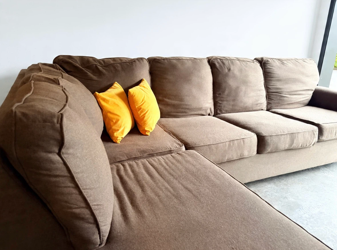 Nice Brown Sectional Sofa with Chaise, very confortable - photo 4