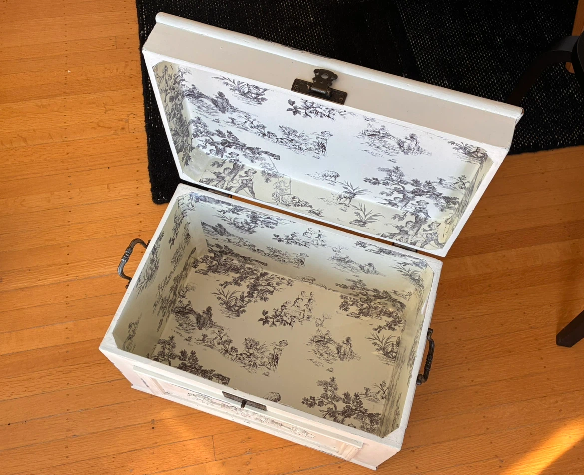 Shabby chic small storage trunk - photo 2
