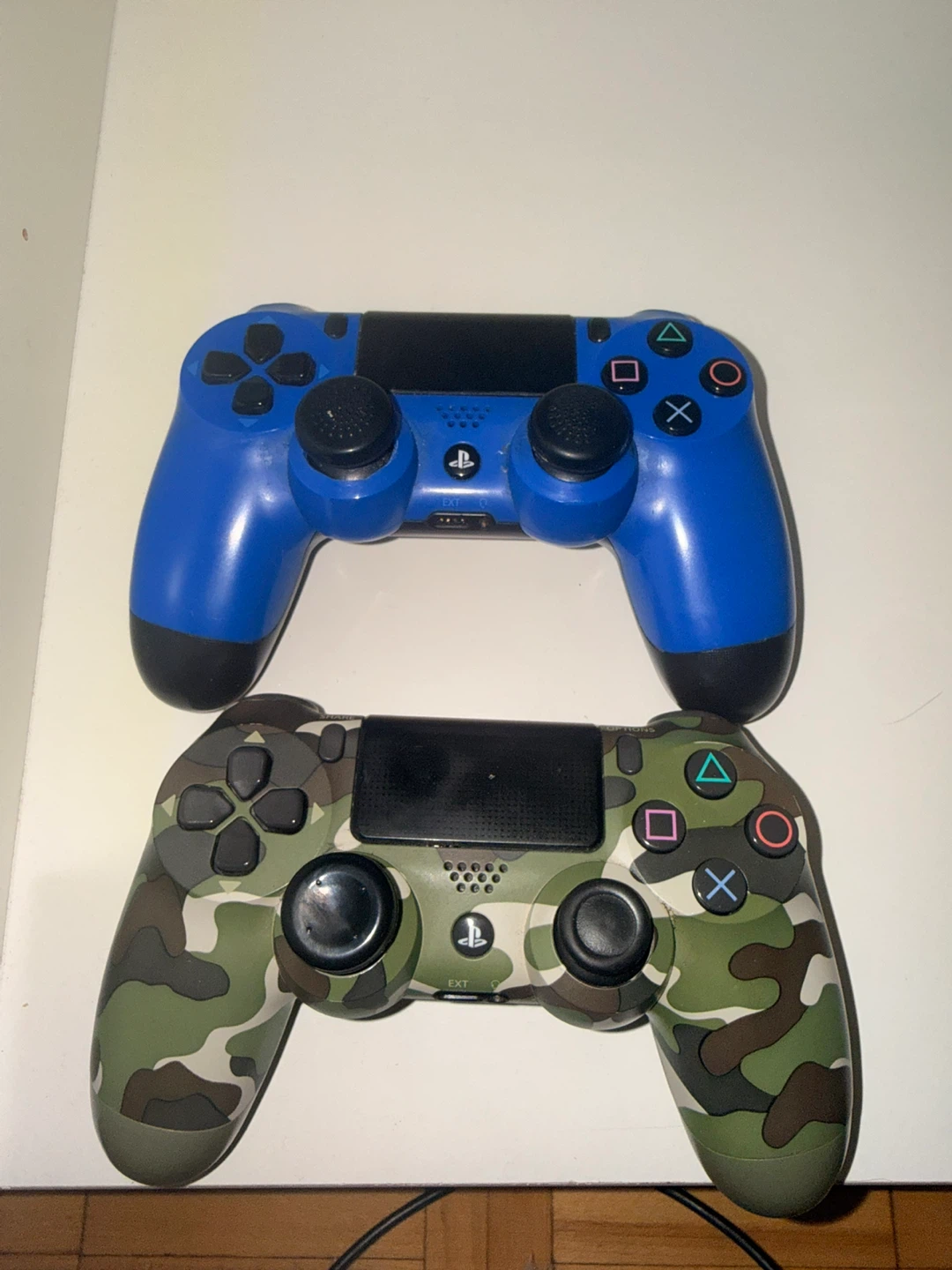 Sony PlayStation 4 Console with 2 Controllers and 5 Games - photo 2