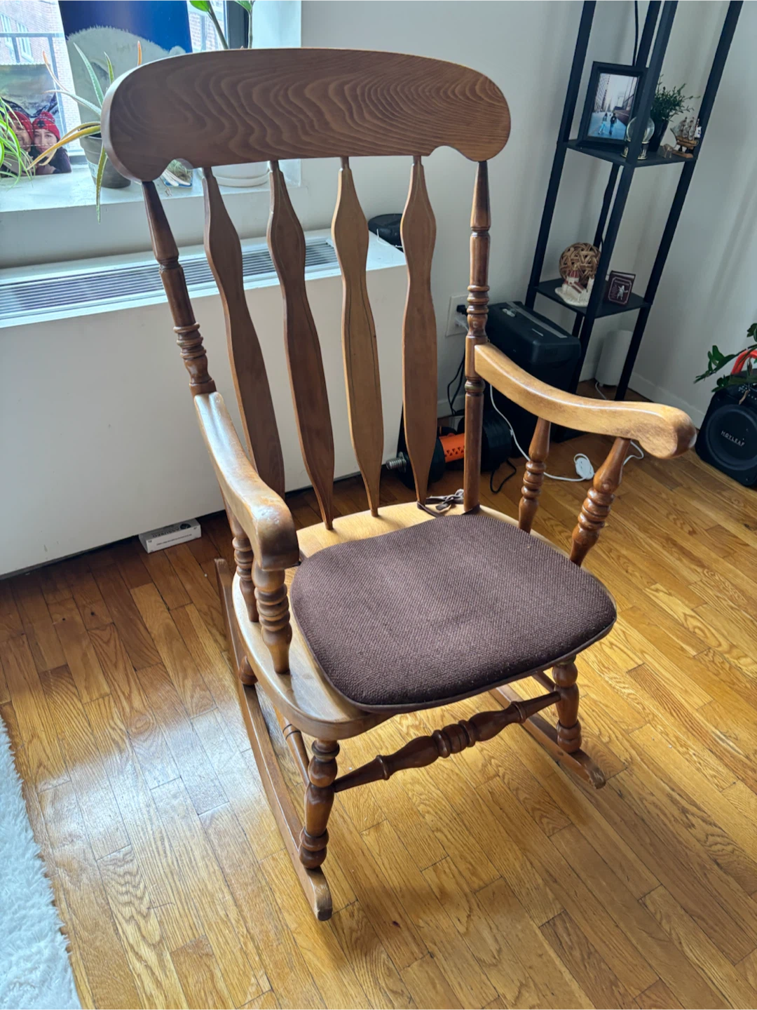 Classic Wooden Rocking Chair - photo 2