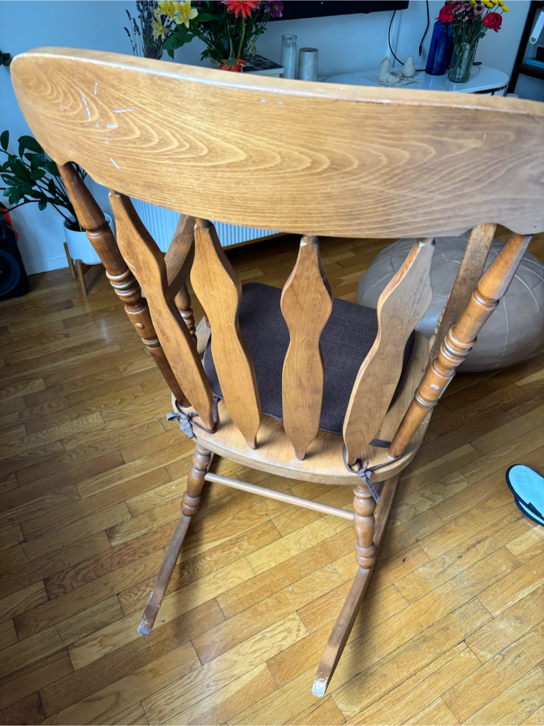 Classic Wooden Rocking Chair - photo 5
