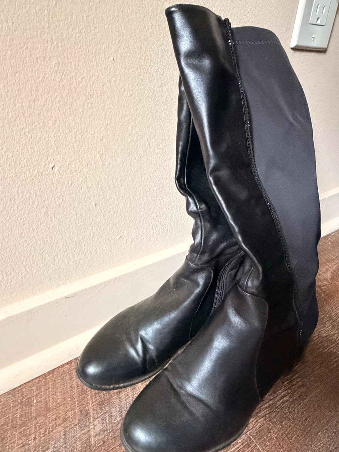 Black long boots (size 8) - photo 2
