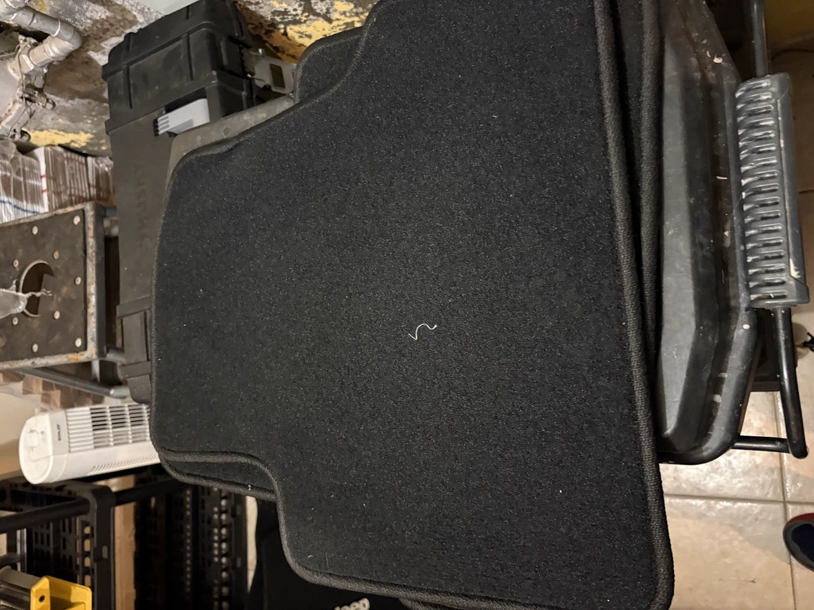 Jeep Black Floor Mats - photo 2