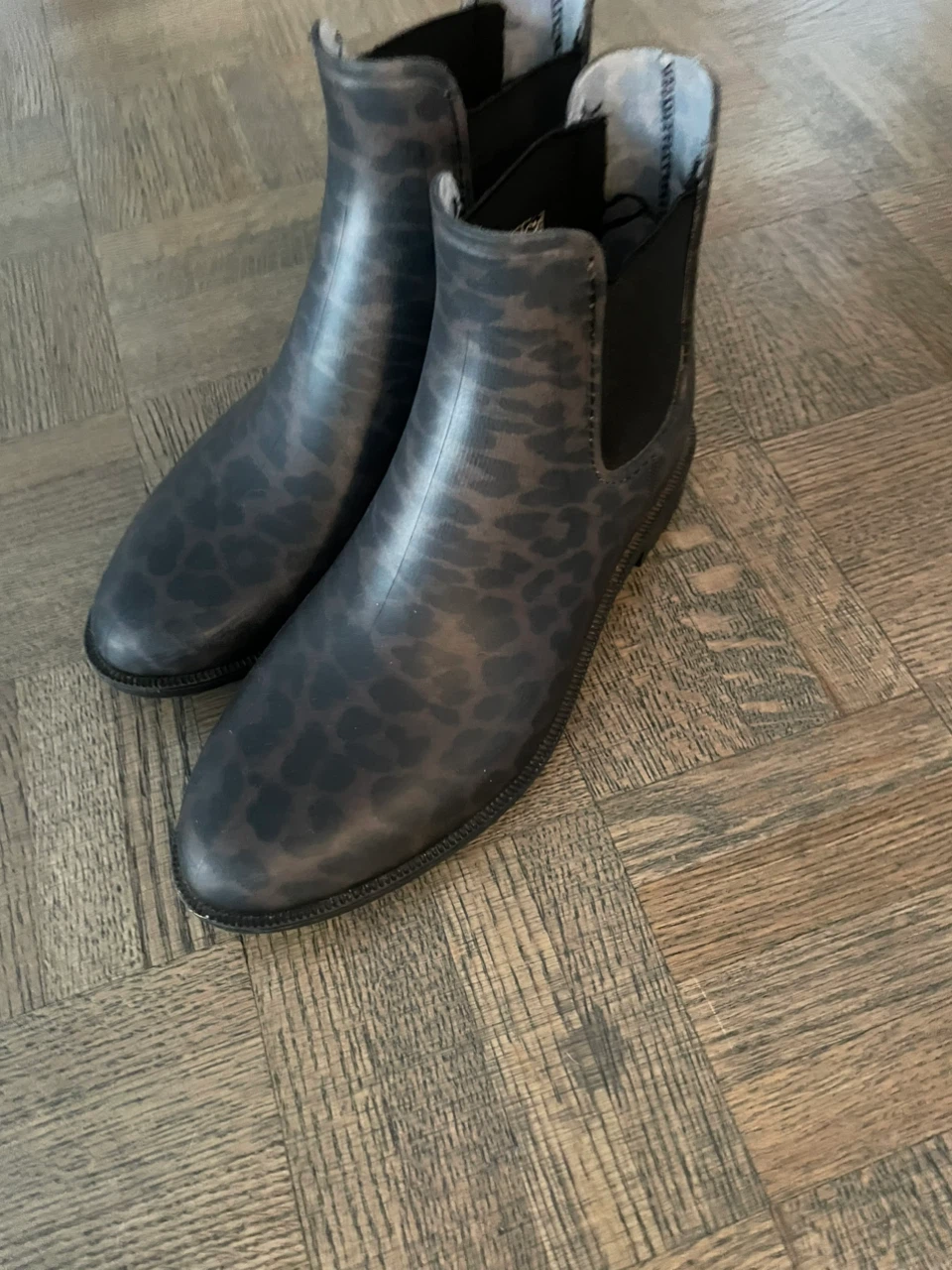 Leopard Print Rain Boots - photo 2