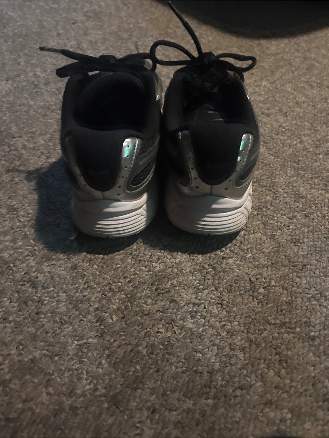 Nike Black and Silver Running Shoes size 5.5 - photo 3