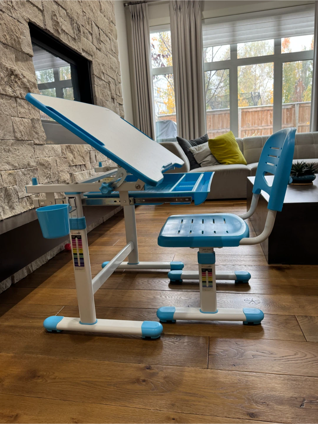 Kids Adjustable Desk and Chair Set - photo 5
