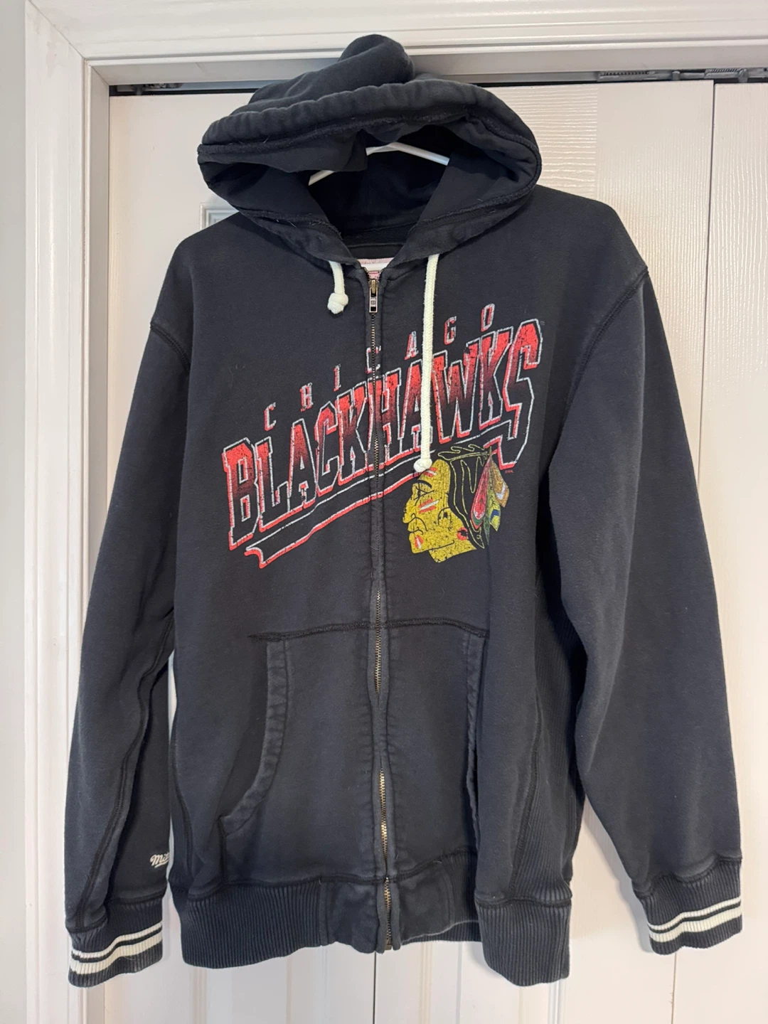 Vintage Mitchell & Ness Chicago Blackhawks Zip-Up Hoodie