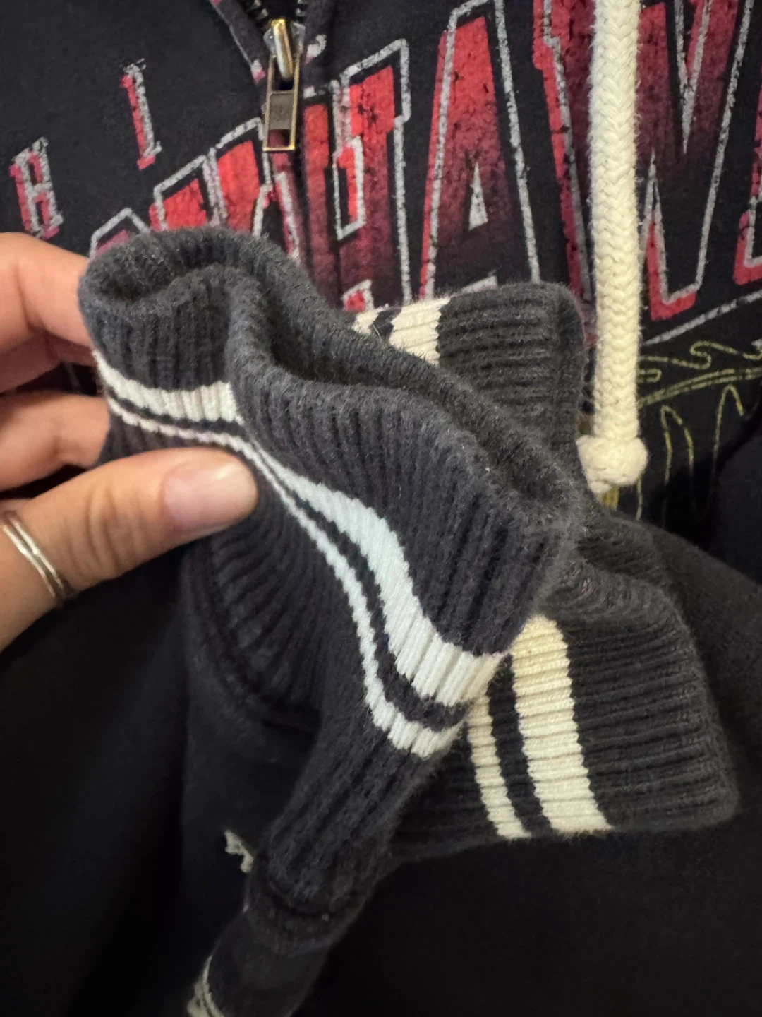 Vintage Mitchell & Ness Chicago Blackhawks Zip-Up Hoodie - photo 3