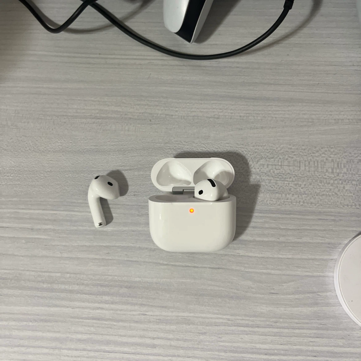 Apple AirPods 4th Generation ANC - photo 4