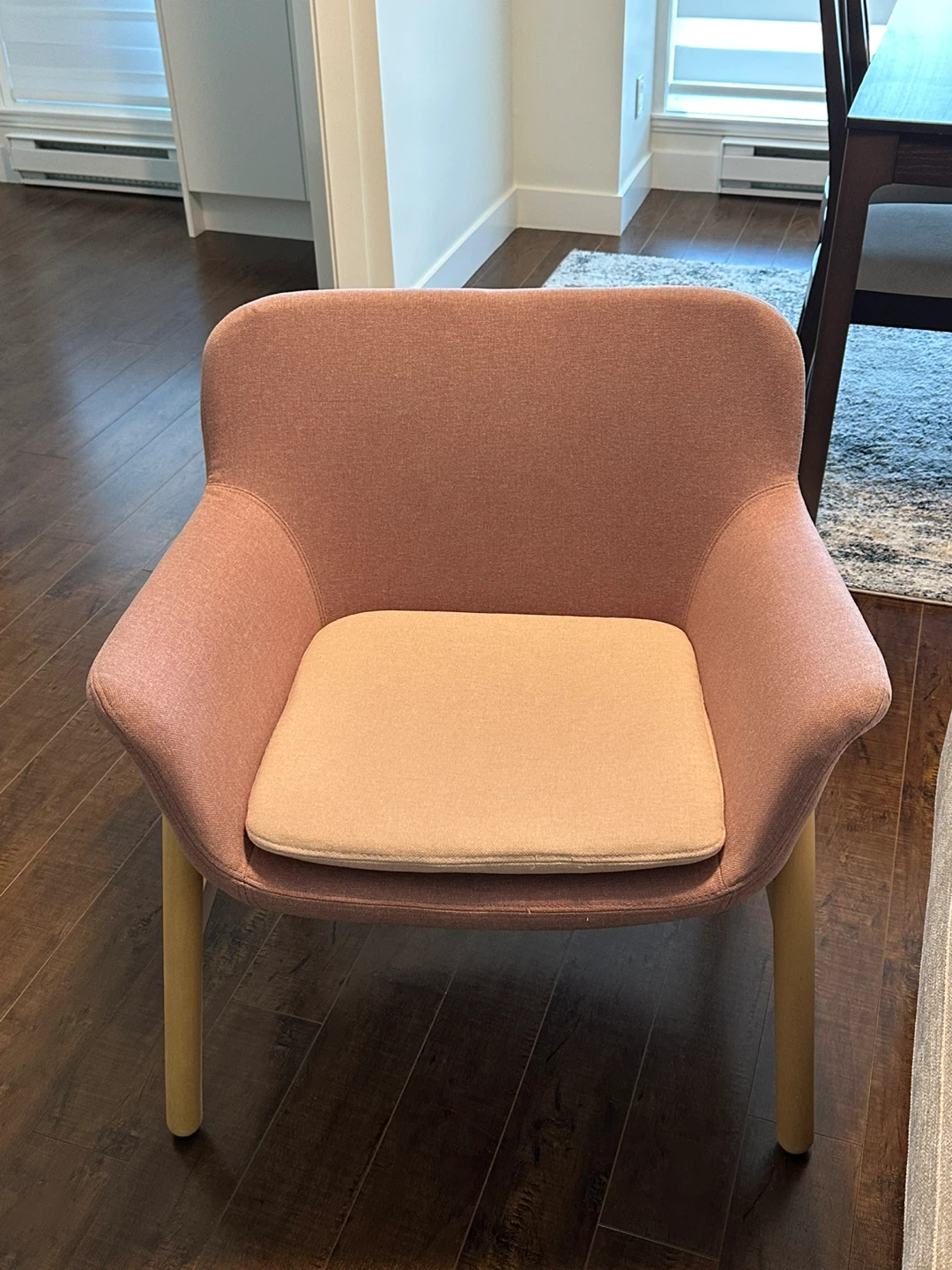 Pink fabric accent chair with light wood legs - photo 2