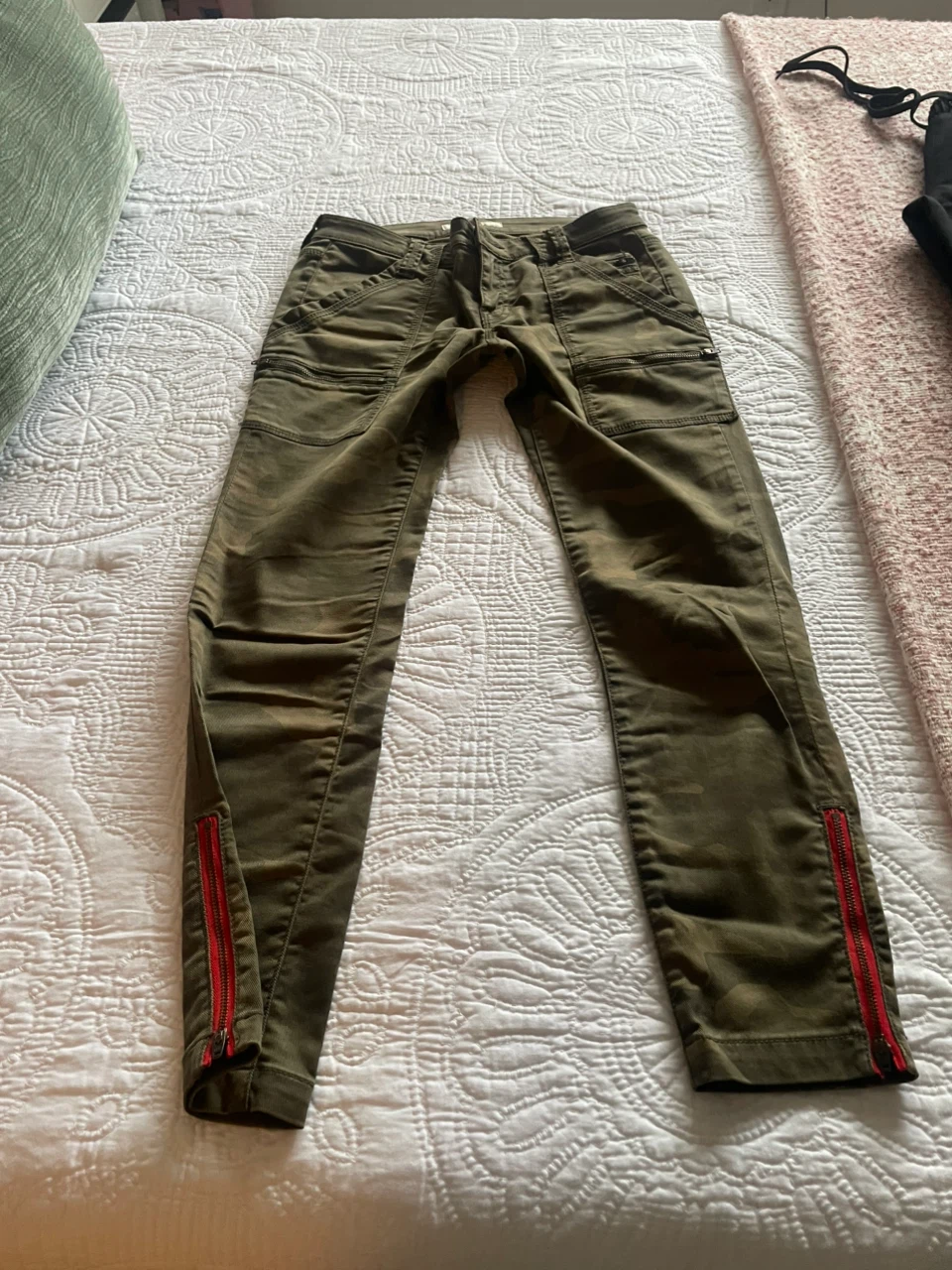 UK brand Joie Jeans Camo Cargo Pants Size 26 - photo 5