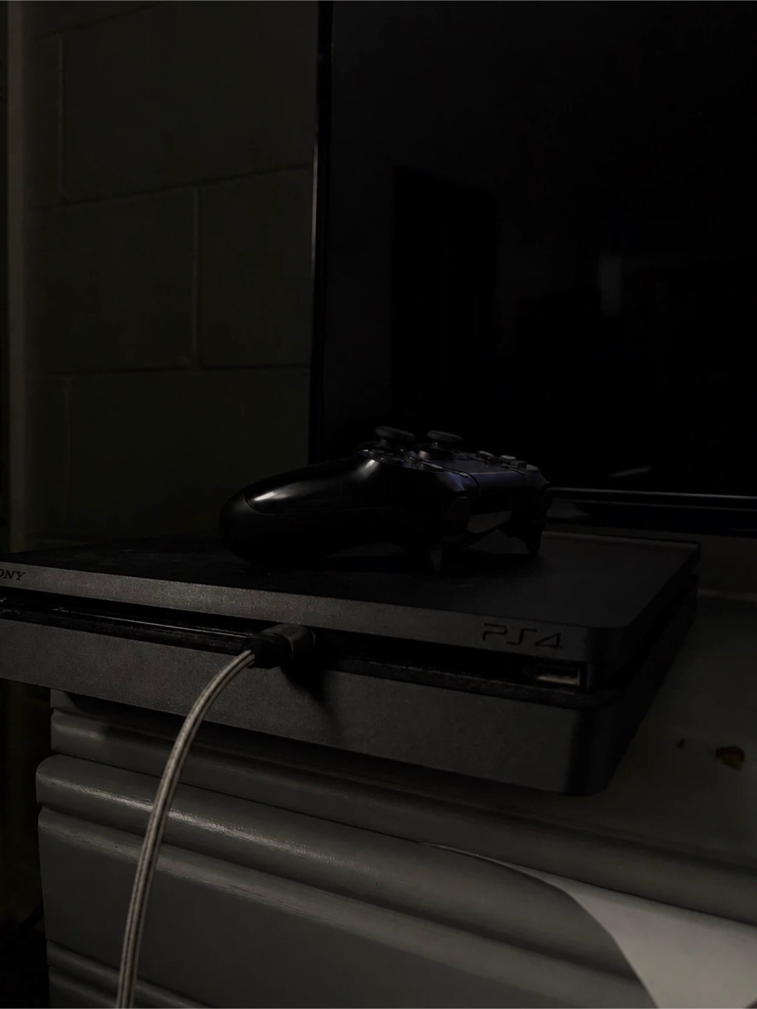 Sony PlayStation 4 Slim Console with Controller and Game - photo 4